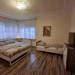 Morocz Vendeghaz ゲストハウス 3*