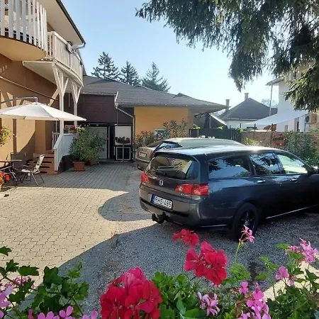 Morocz Vendeghaz Guest house *