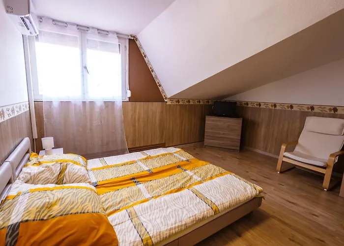 Morocz Vendeghaz Gasthof Balatonboglár
